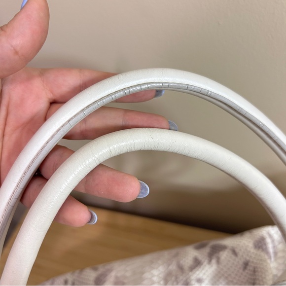 Cavalcanti Elegant White and Gray Women's Leather Tote Bag - Picture 3 of 11